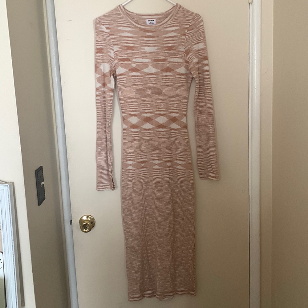 Cotton On long sleeve mocha and white colored design dress